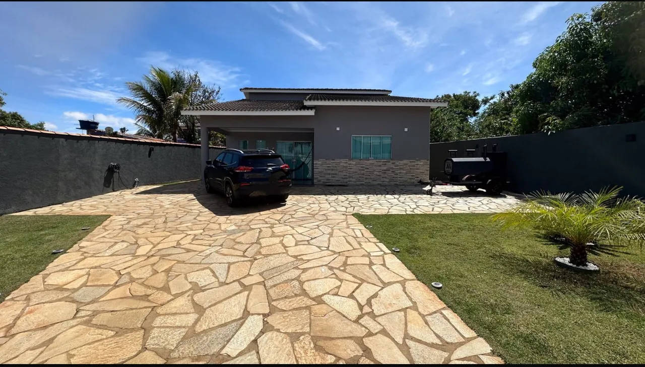 Alugo excelente casa em condomínio fechado