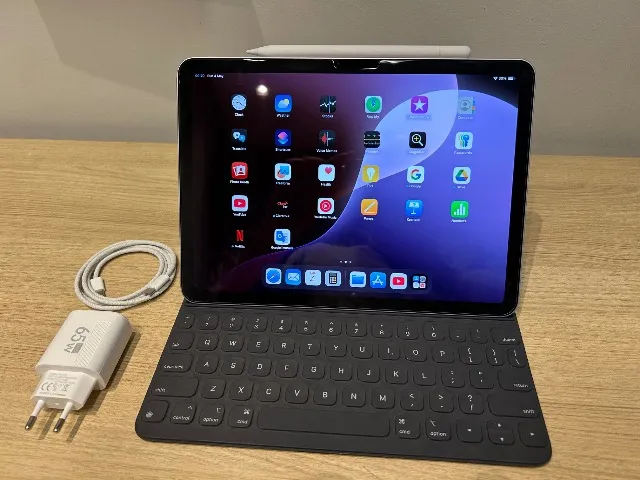 iPad Air M3 11" 128gb Super Novo + Apple Pen e Teclado - Garantia de 1 ano
