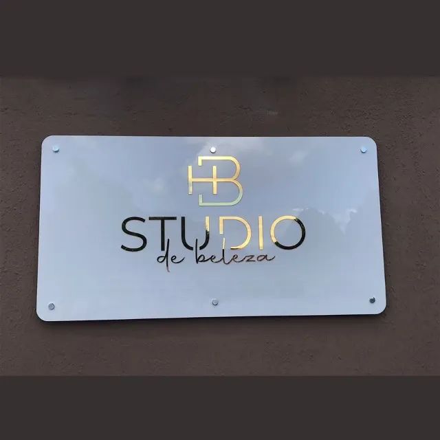  Placa em Acrílico 80cm com Logo Sobreposta