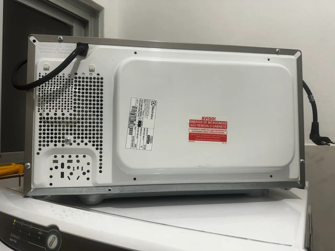 Microondas 27L Electrolux semi novo  - Foto 3