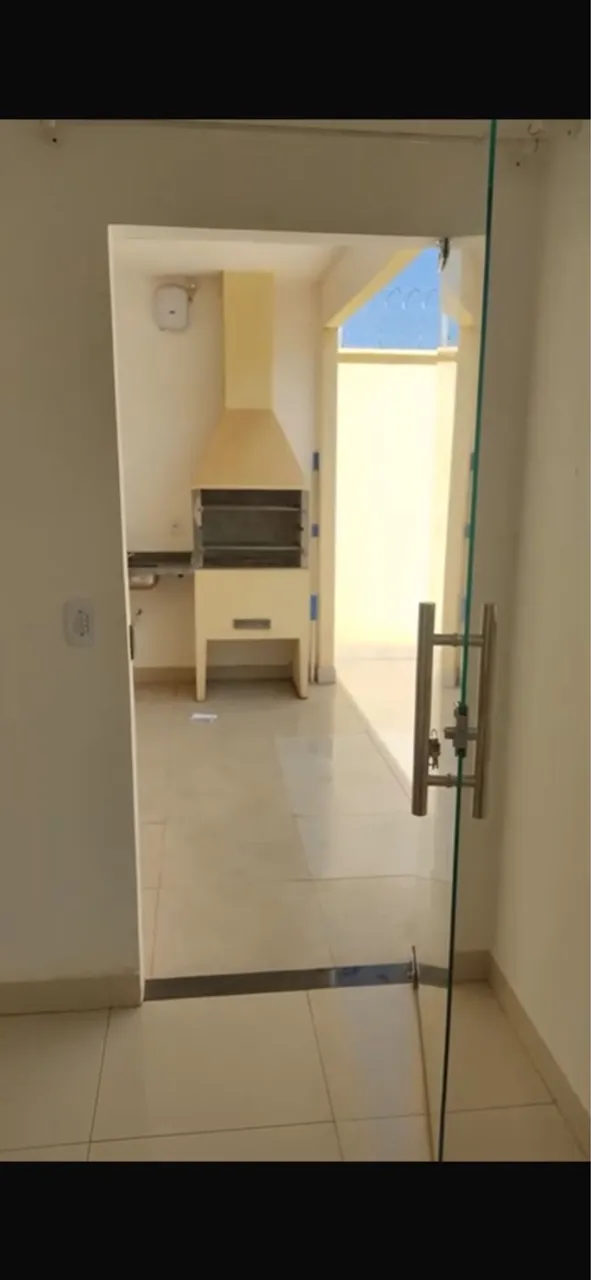 Casa com piscina no bairro dos Minérios.