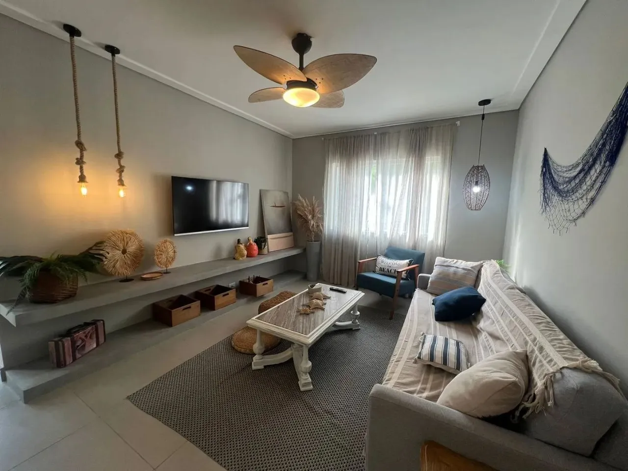 Apartamento na Praia das Toninhas lado praia, mobiliado e decorado, 2 dormitórios - Ubatub