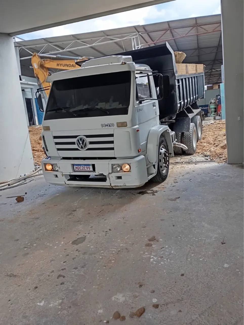 Vendo 14-210 caçamba truck