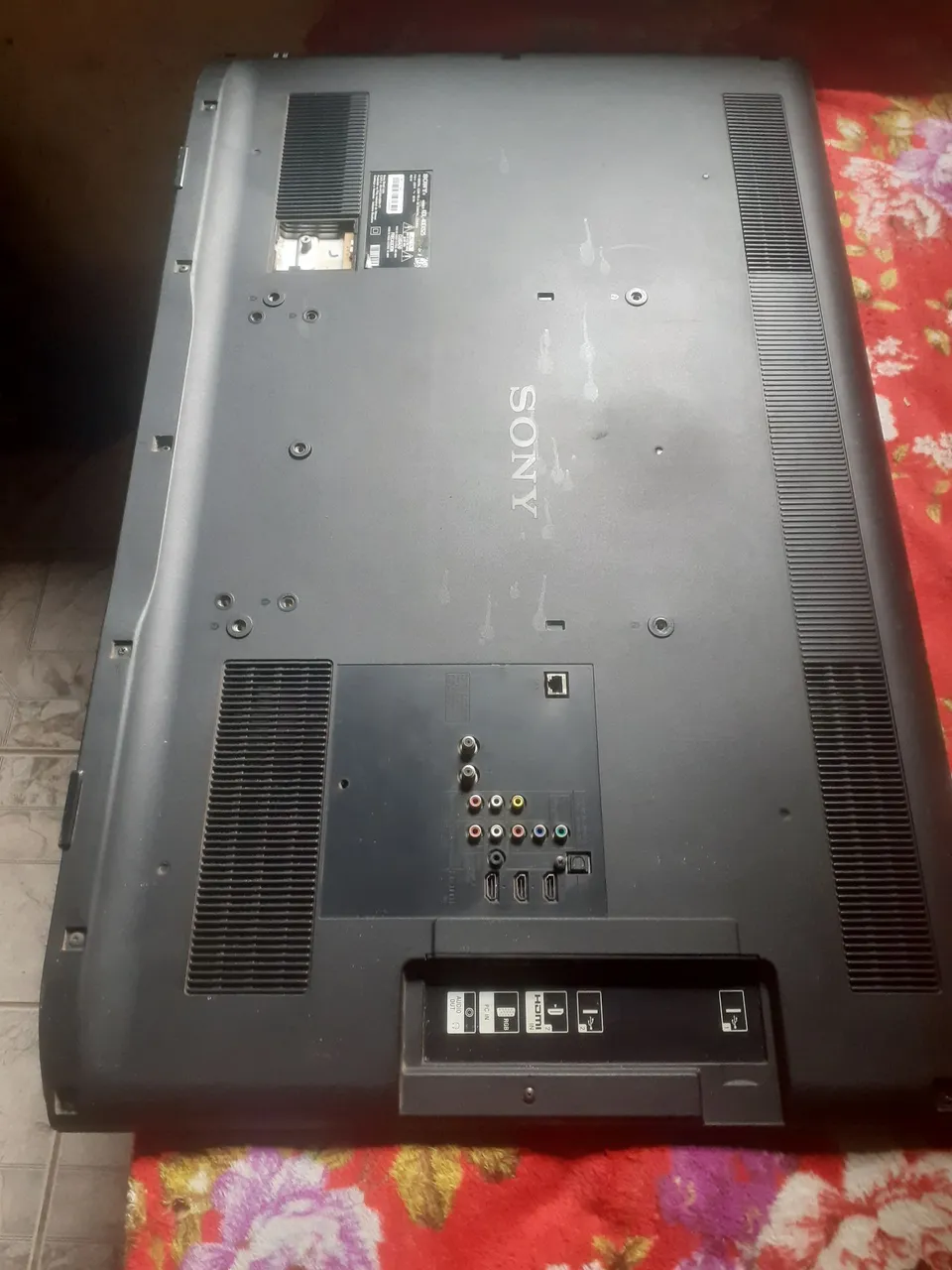 Vendo um televisor da Sony Bravia