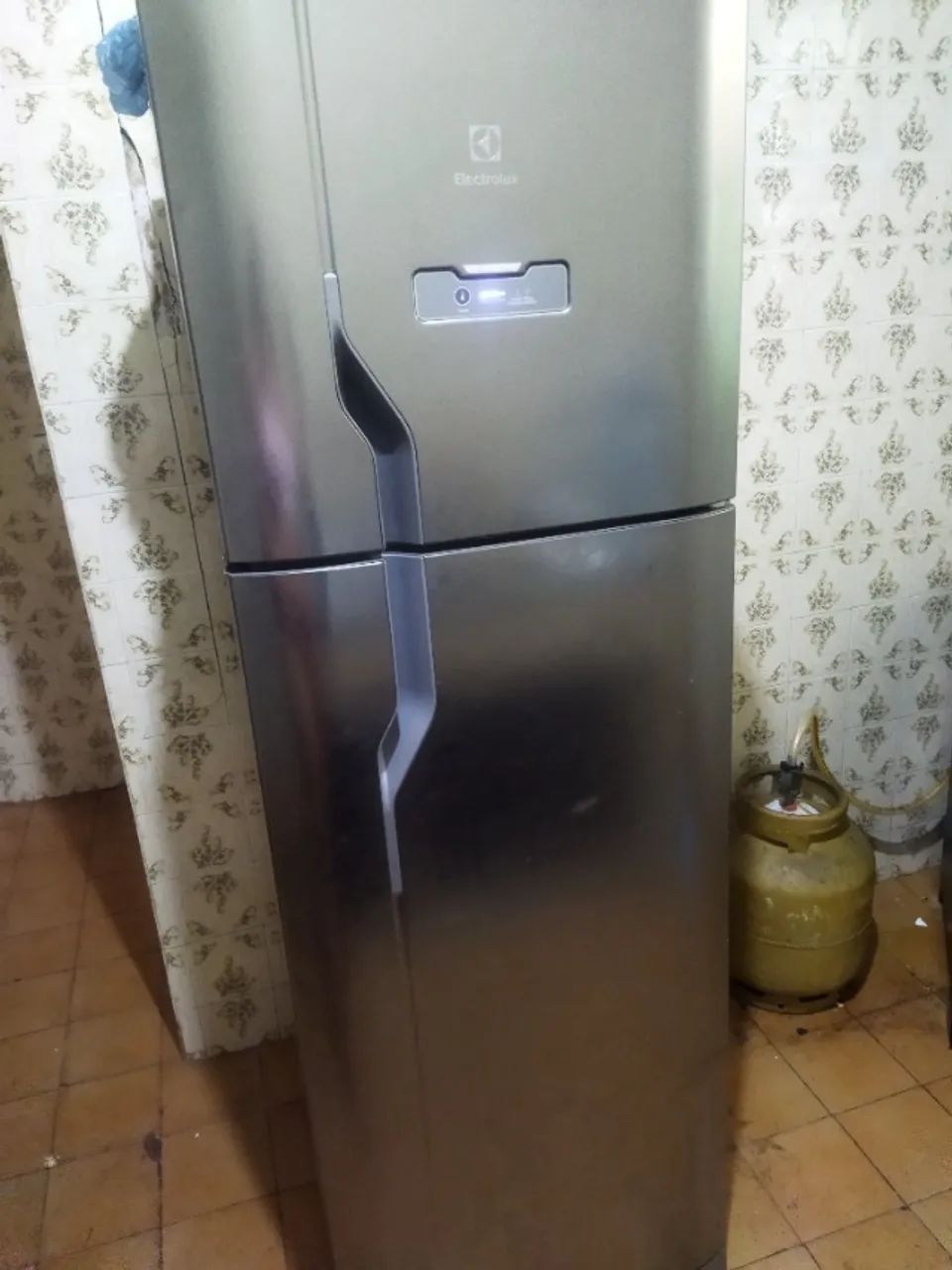 Geladeira Eletrolux 371 litros - Foto 2