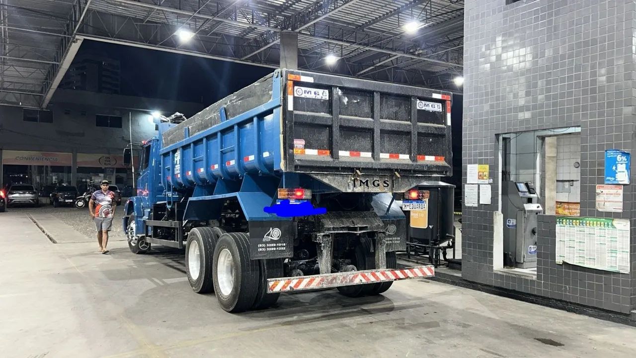 Caminhão Caçamba ano 2016. R$ 370.000  - Foto 9