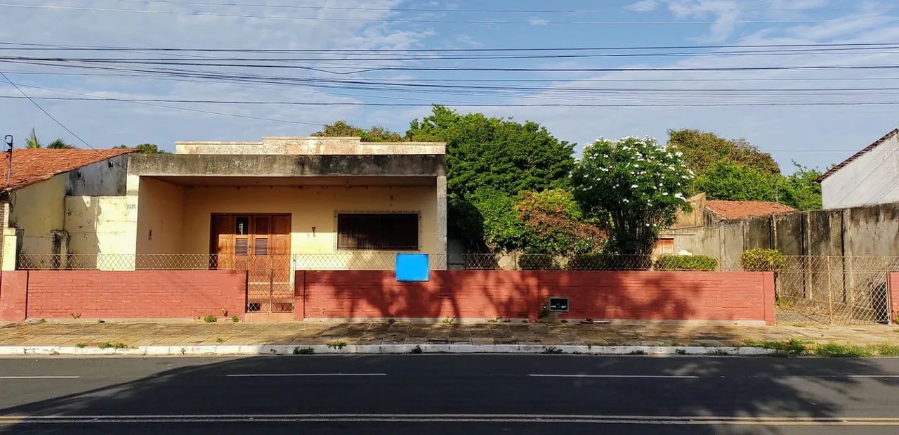 Casa em Parnaíba, com 1000m² de terreno, 04 quarto, excelente localização  em avenida  ! - Foto 2