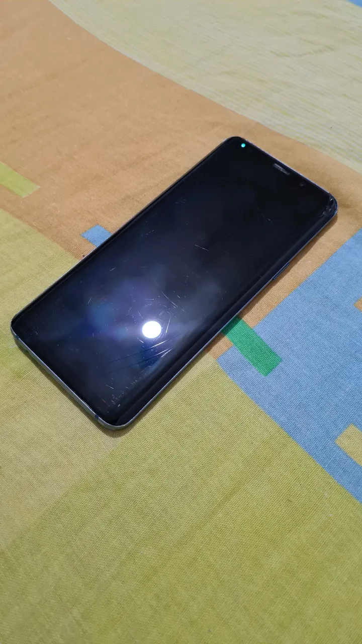 Samsung Galaxy S9 com detalhes