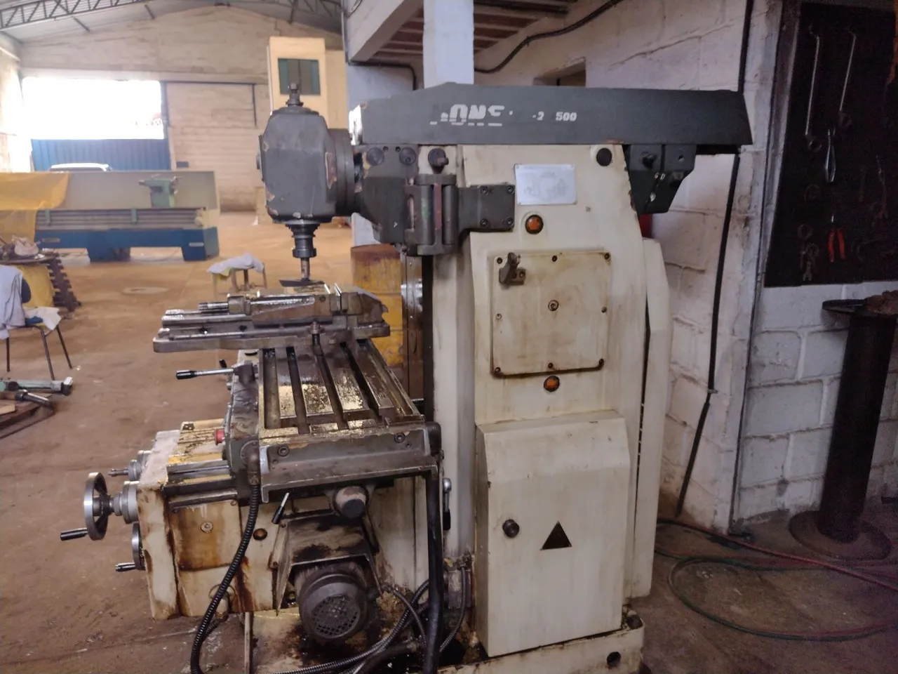 Fresadora universal iso 40 kone máquina muito boa com rápido nós três eixo