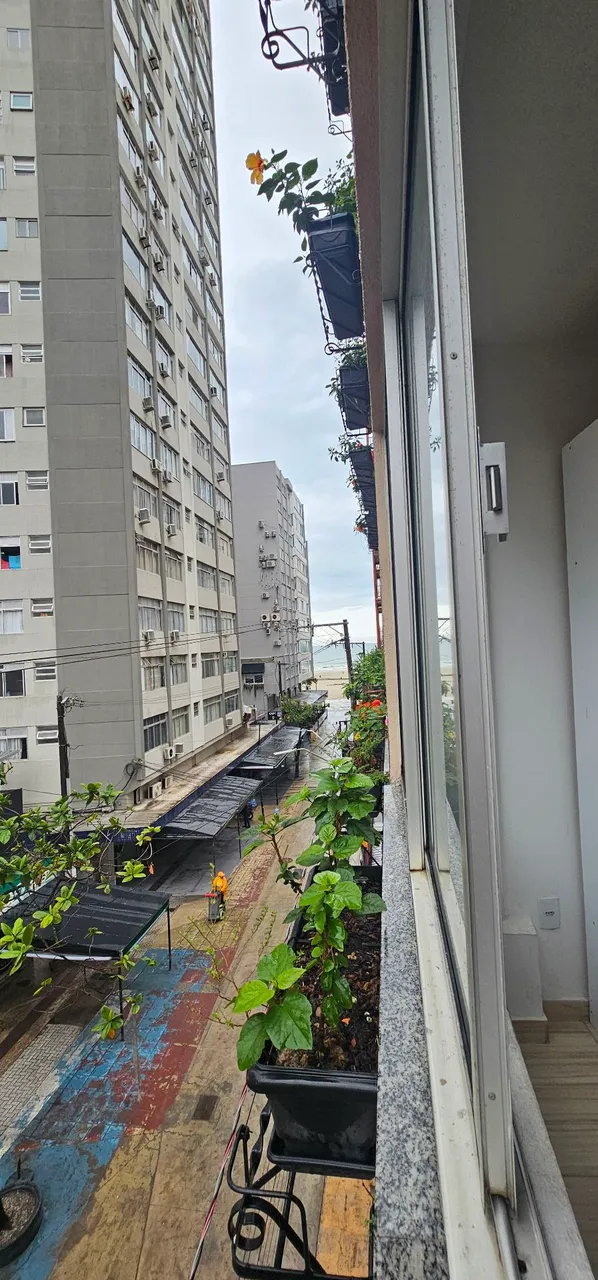 Vendo a temporada de um apt vista mar calcadão Balneario 