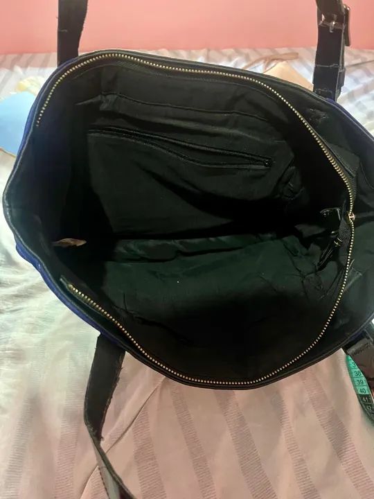 Bolsa de ombro azul e preta - Foto 4