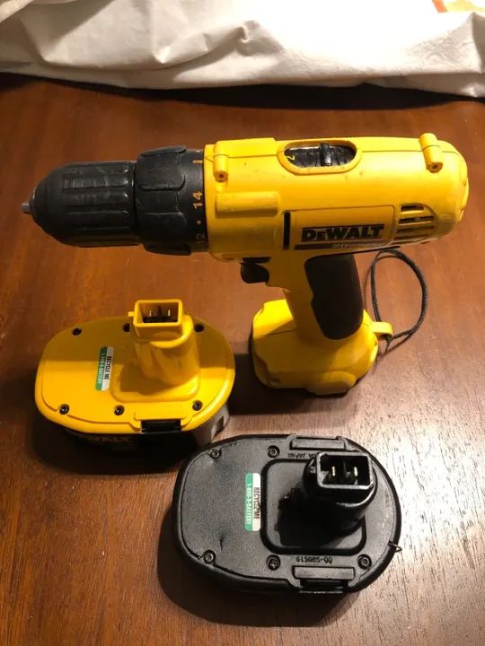 Furadeira/Parafusadeira Dewalt 14v