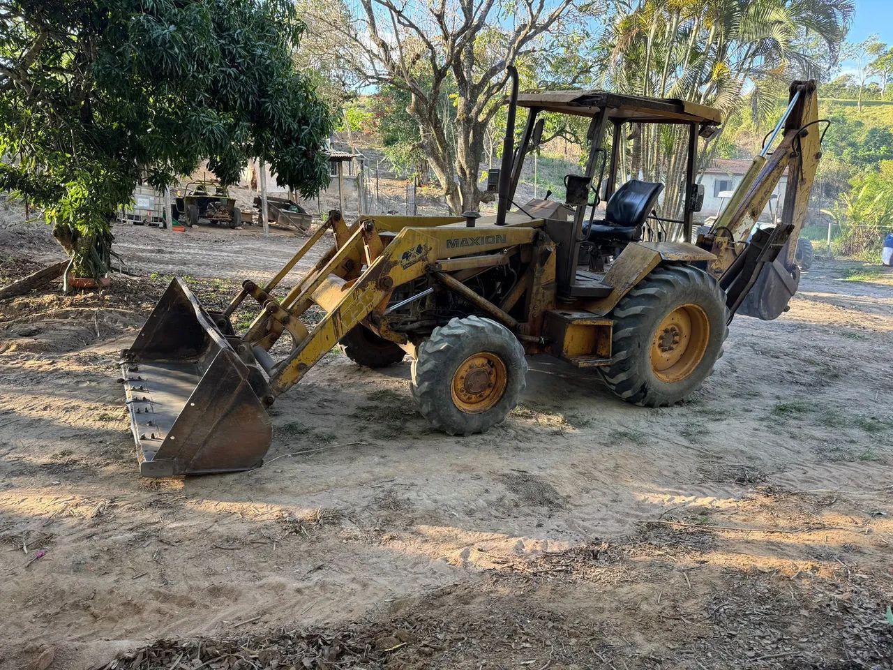 Retro escavadeira 4x4