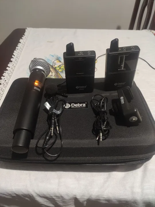 Kit de Microfone Sem Fio Debra - Ideal para Palestras e Eventos