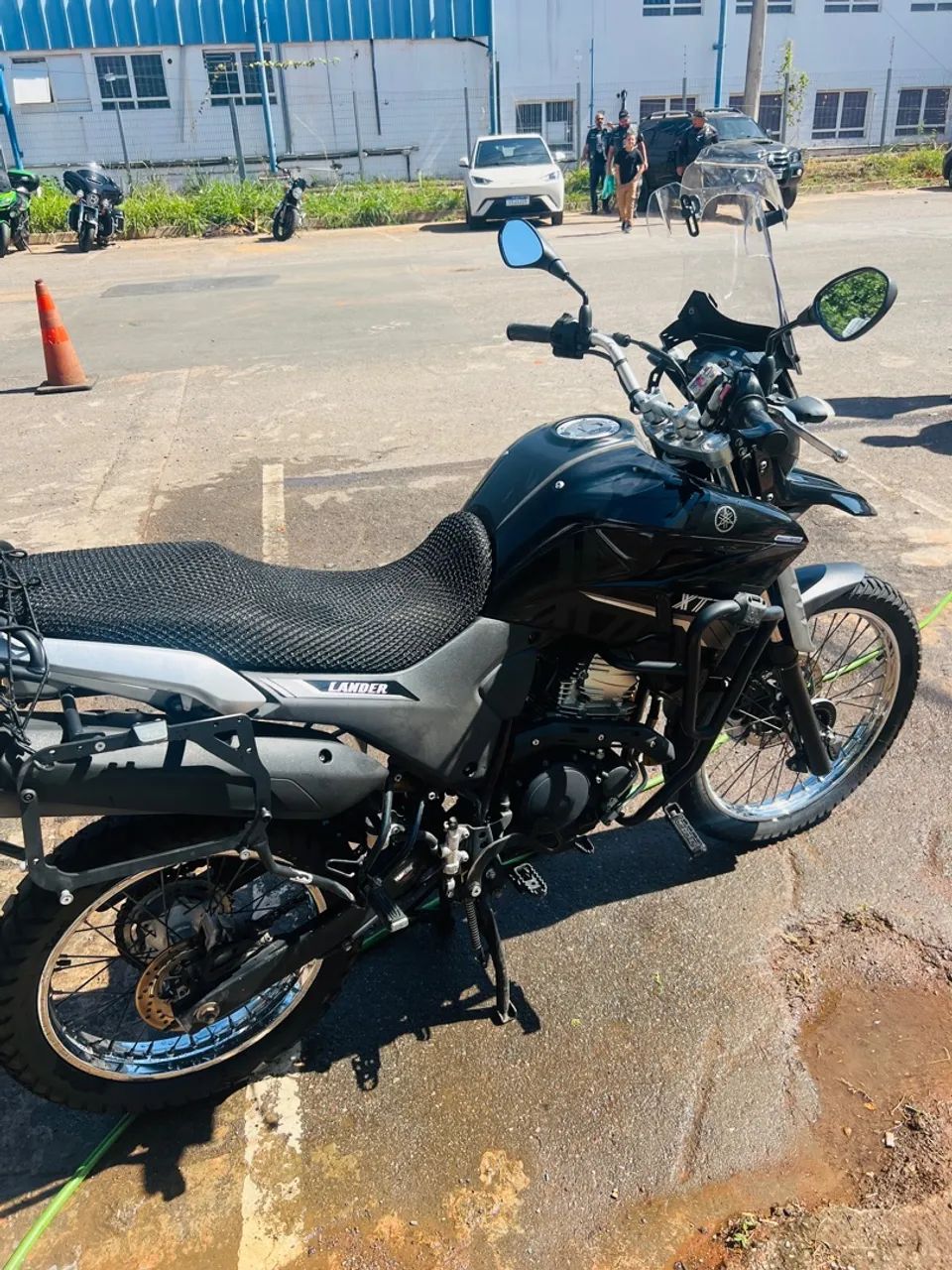 Lander 2021 250 único dono