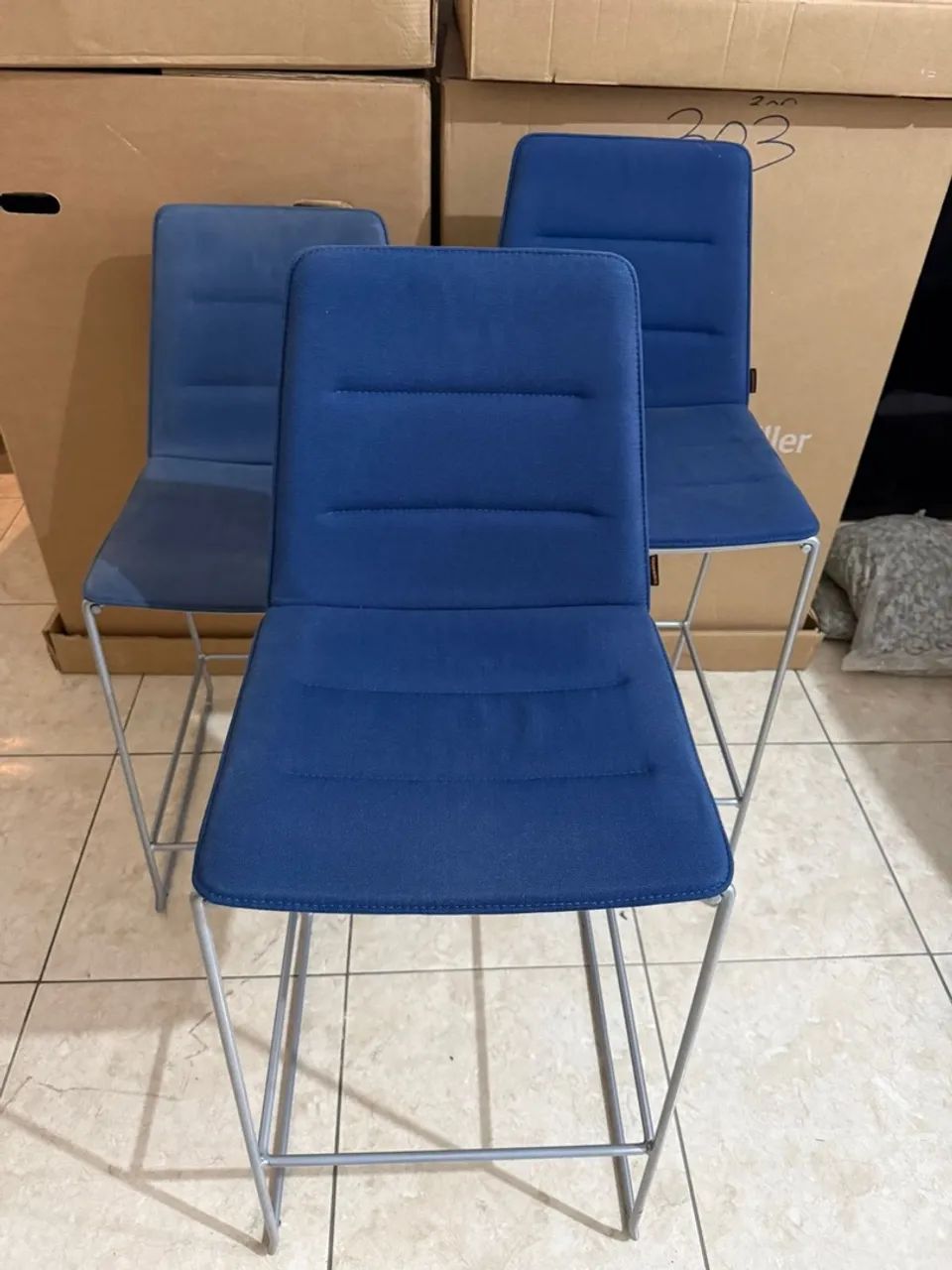 Conjunto de 3 Cadeiras de Bar em Metal com Assento Estofado Azul
