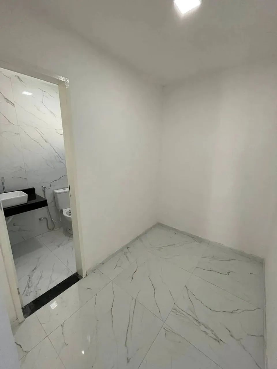 casa plana com 3 quartos suite com closet e pe direito duplo - Foto 7