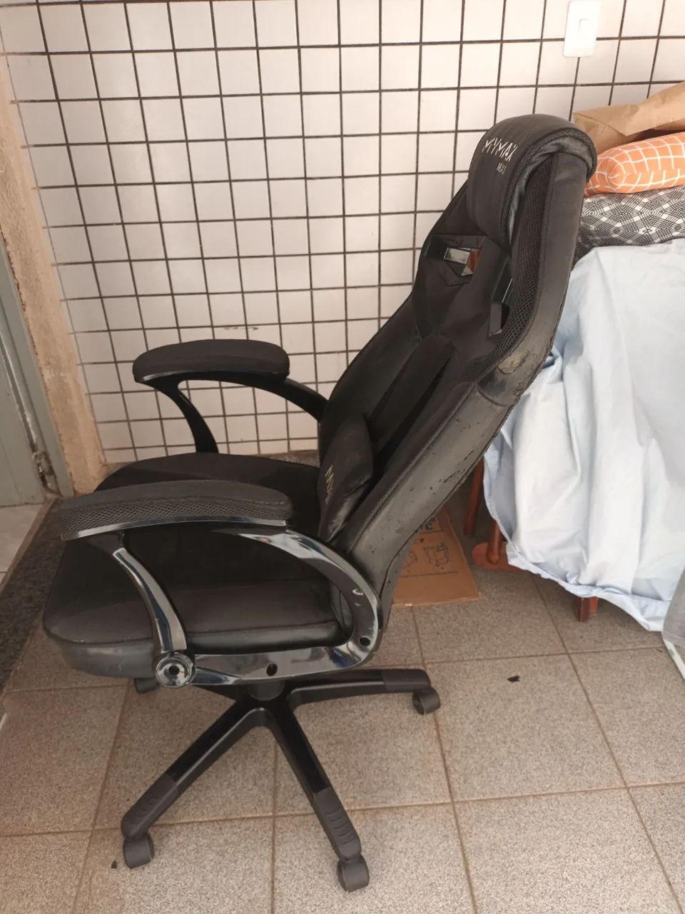 Cadeira Gamer MX1 Usada preta - Foto 5