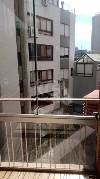 Ótimo apartamento com living, 2 ambientes mais sala de jantar separada. Dormitórios e livi - Foto 4