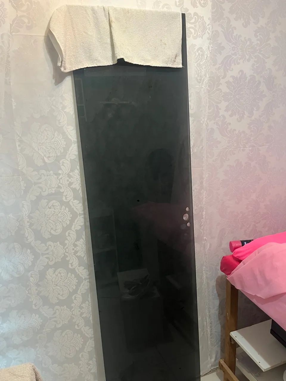 Porta de vidro medindo 108 x 55 