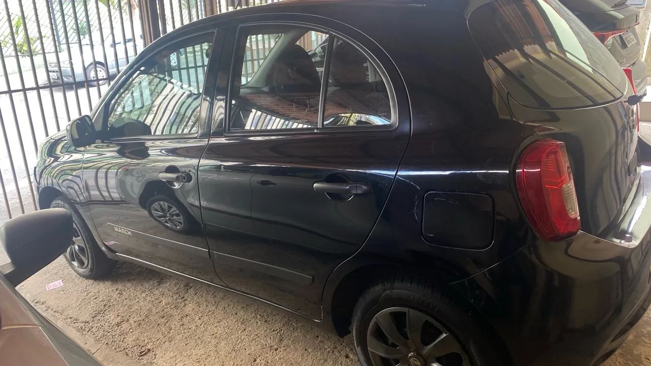Vendo nissan march preto - Foto 4
