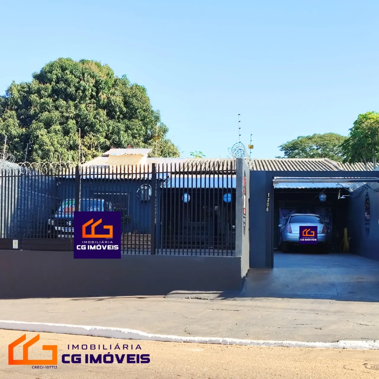 Casa Comercial com 2 quartos, Escritório e amplo terreno no Guanandi em Campo Grande - MS