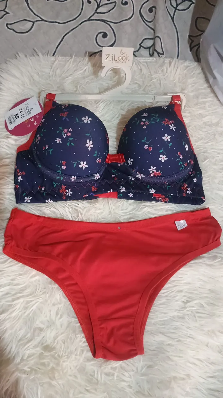 Conjunto de lingerie floral azul marinho e vermelho
