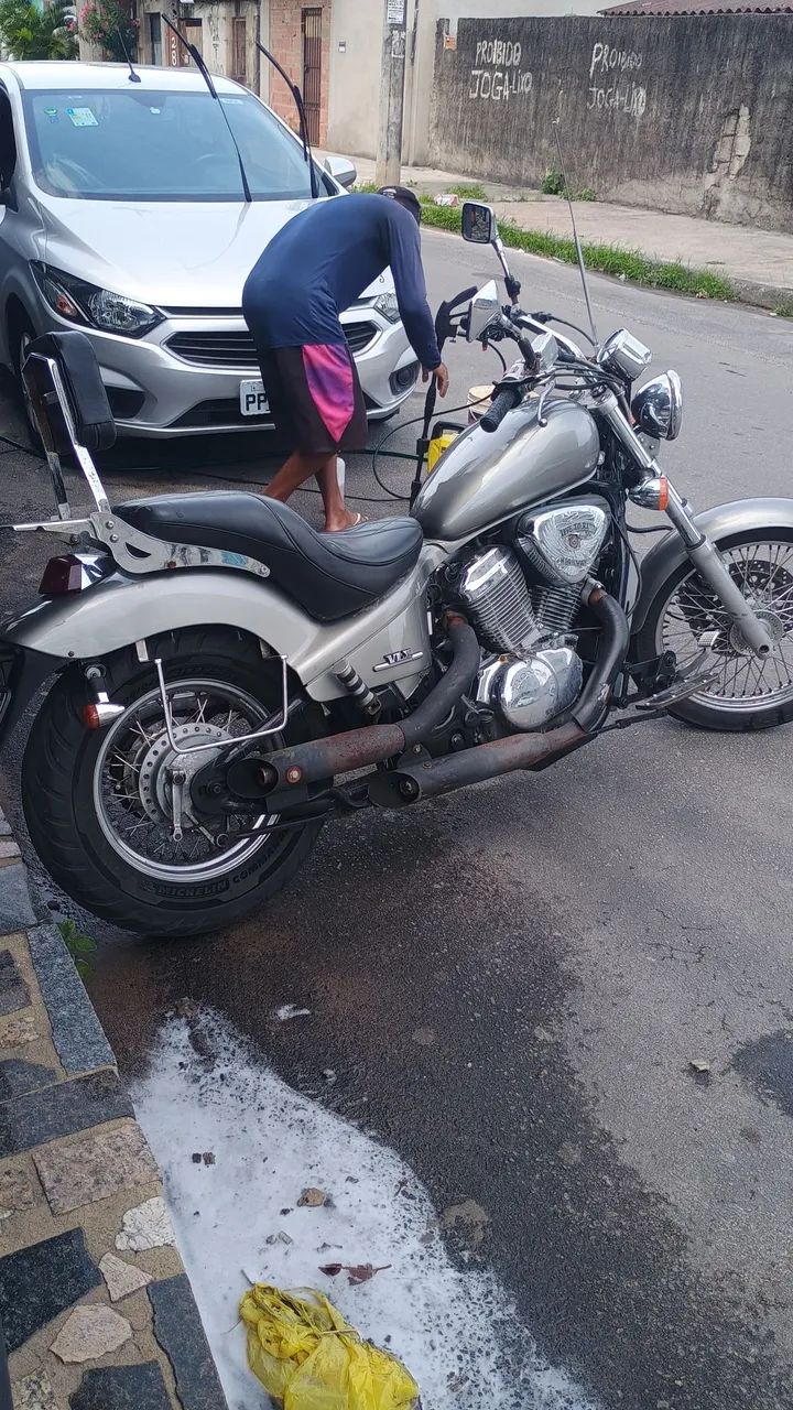 Shadow 600