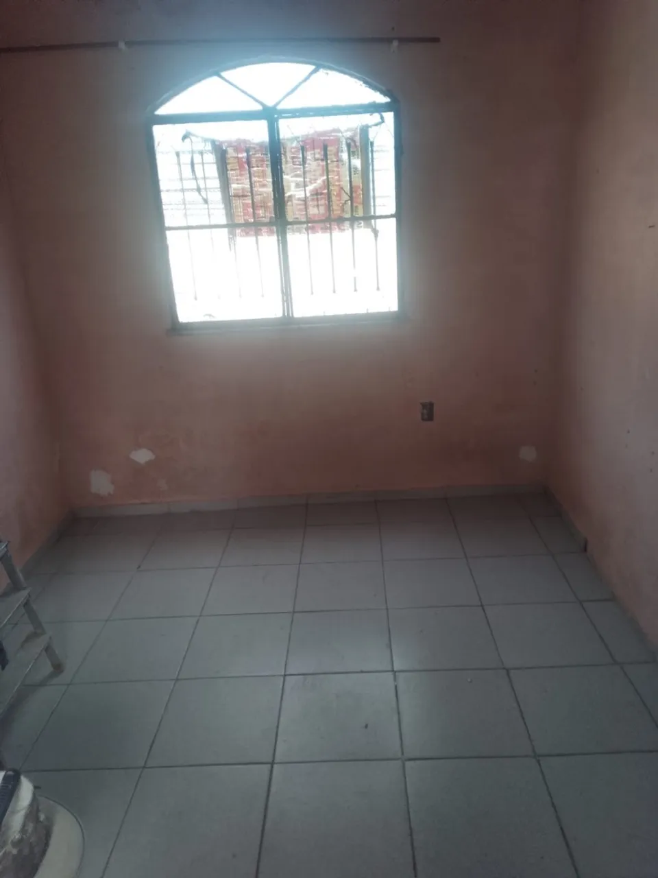 Alugo kitnet em Iraja proximo ao metro