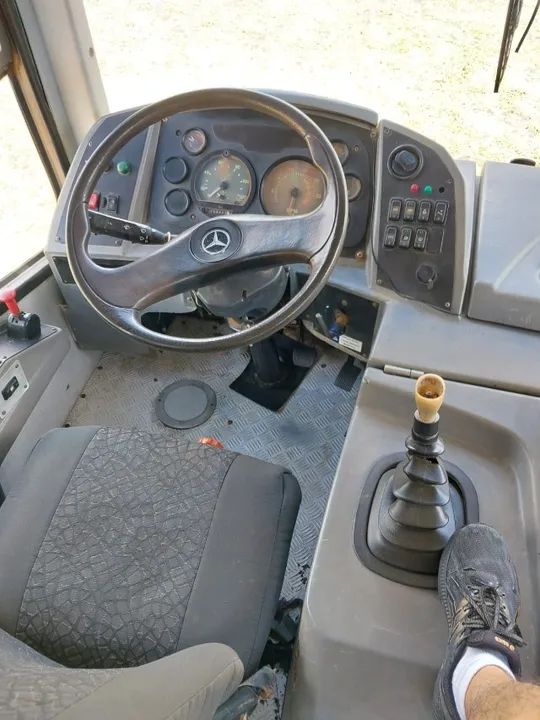 Mercedes 1418, ano 2008, 38  lugares - Foto 13