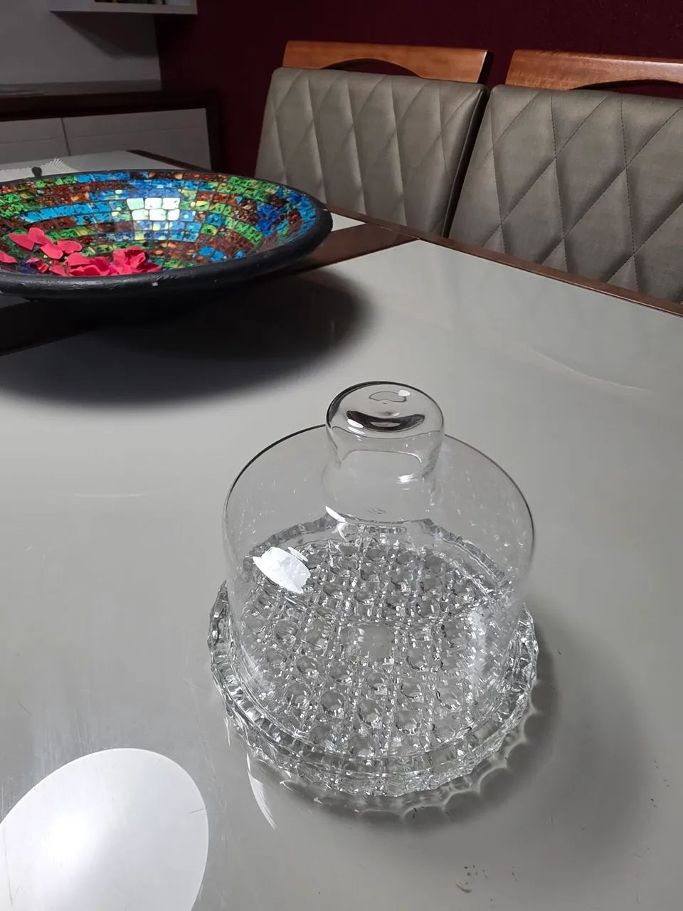 Charmosa queijeira de vidro