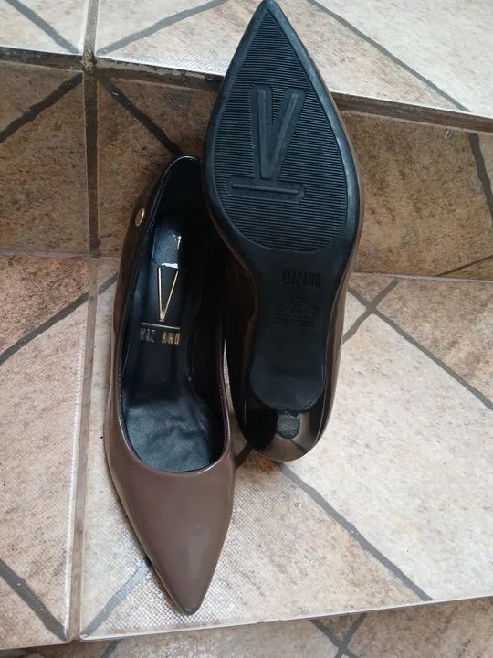 Sapatos de Salto Alto 7cm Marrom e preto dual collor), n 35 Vizzano - Foto 2