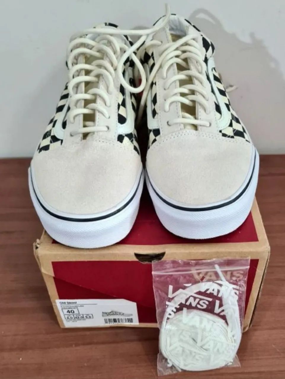 Tênis Vans Old Skool Checkerboard Bege e Preto - Foto 4