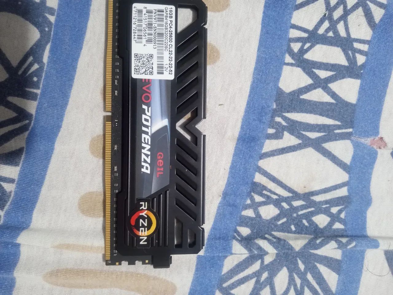 Memória RAM 16GB DDR R$ 250 cada (mesma frequência) Memória