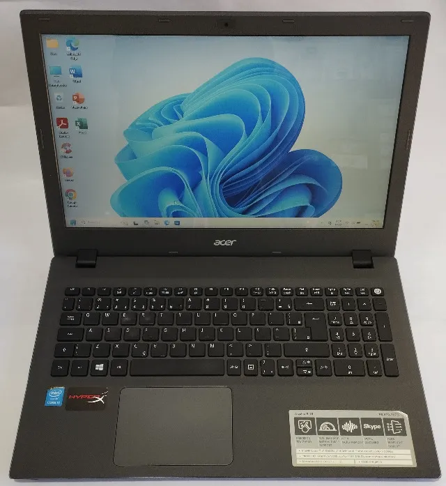 Notebook Acer E5-573 Intel Core i7-5500U - RAM 8GB - SSD 240GB - Tela HD 15,6 - Windows 11
