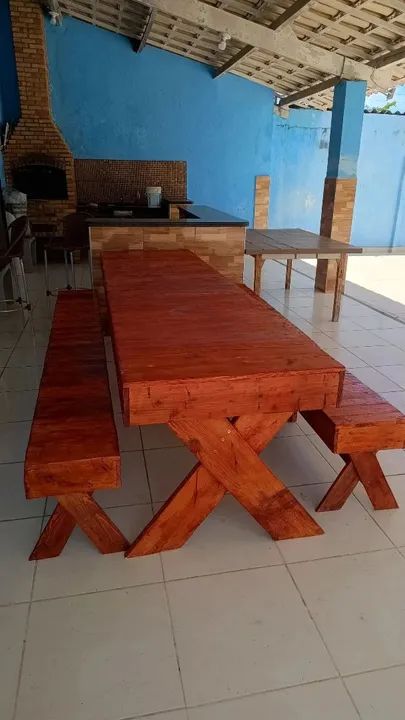 Mesa 3 metros de comprimento com 2 bancos 