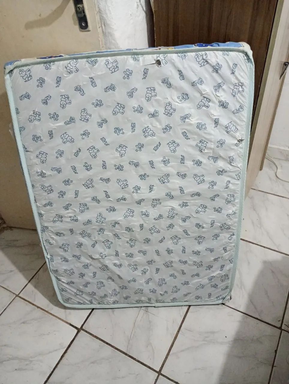 Vendo ou troco colchão infantil  - Foto 4