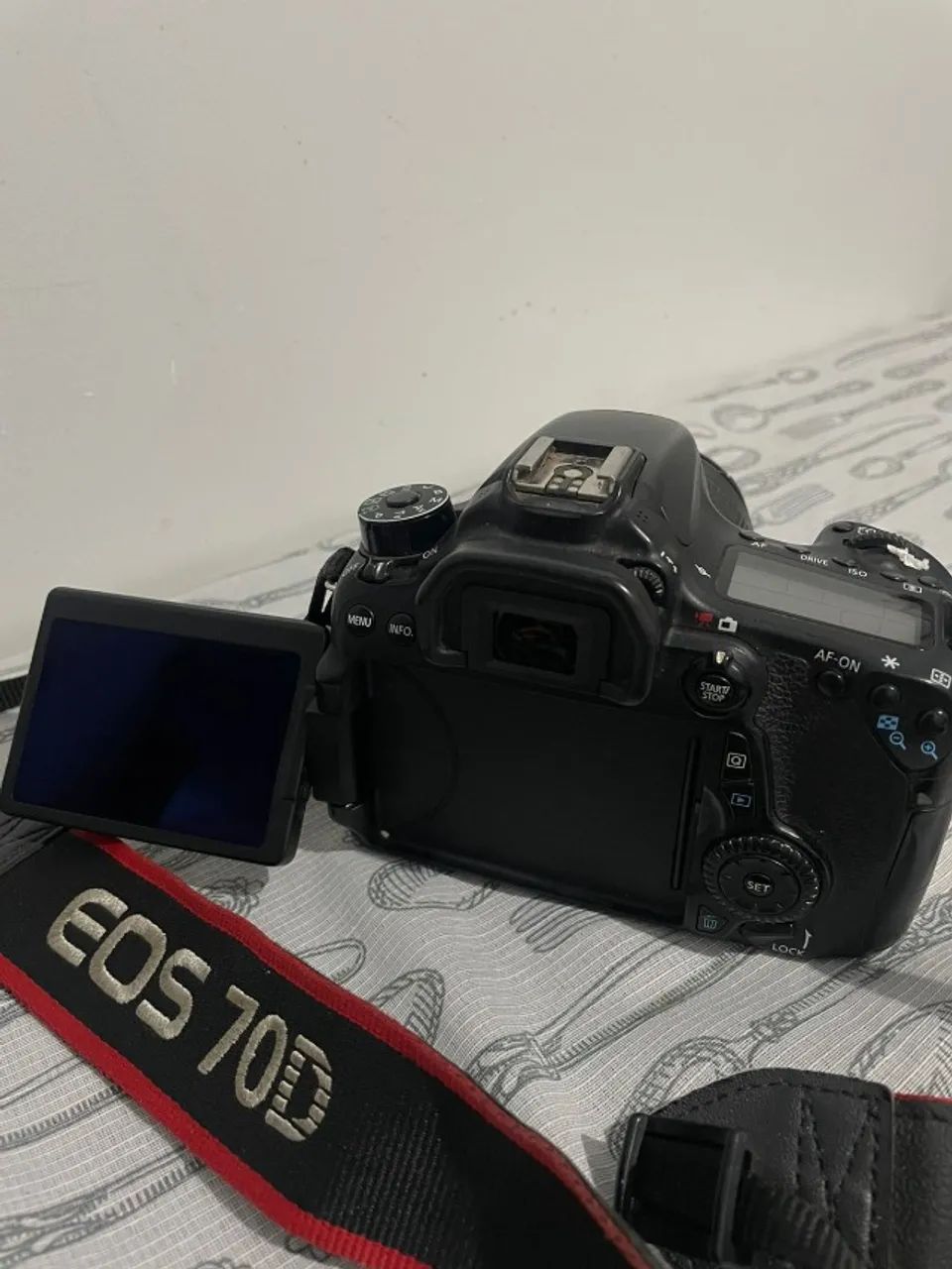Câmera DSLR Canon 70D com Lente 18-55mm - Foto 3