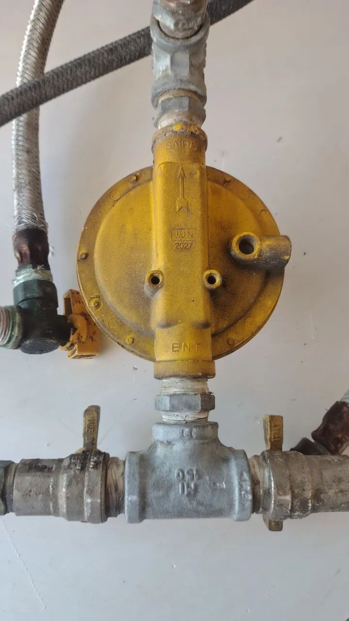 Kit central de gás para 2 botijões P45 15 kilos - Foto 3