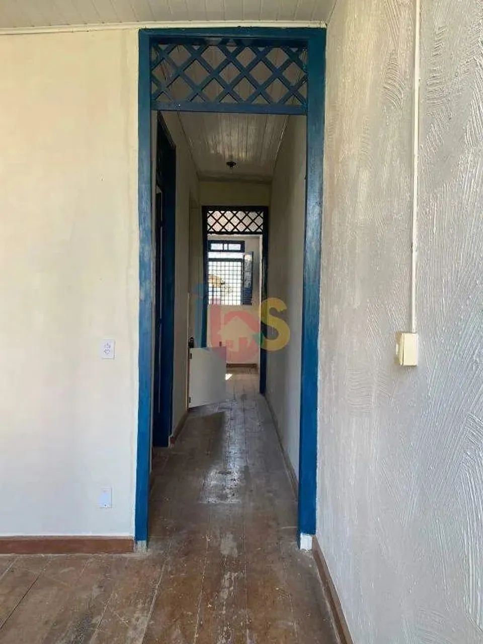 VENDO CASA COM PONTO COMERCIAL NO CENTRO - Foto 2