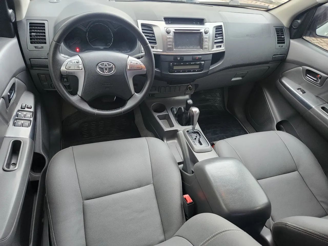 Toyota Hillux SRV 2015/15 2.7 flex aut 4x4  - Foto 5