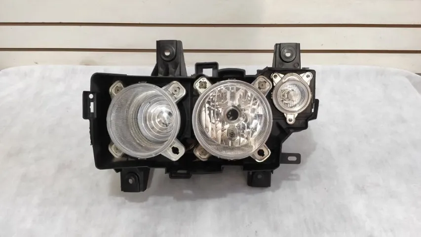 Farol Esquerdo Mercedes Benz Atego 2013 Em Diante