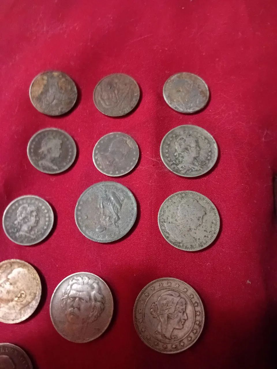 Coleção de moedas antigas vários anos países vendo tudo ou por peça me manda que procura  - Foto 2