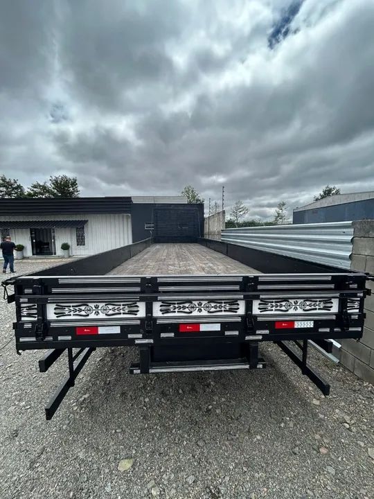 Carroceria 10.10mt livre / 245mt largura  - Foto 10