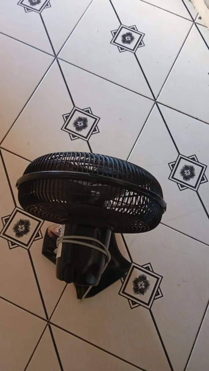 Ventilador de Mesa Preto