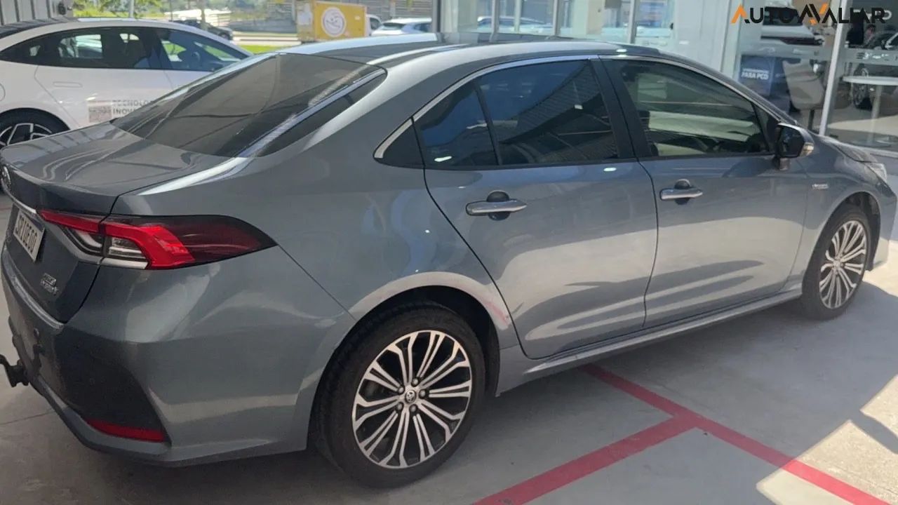 Corolla Altis Híbrido 2023 37000 km 148.990 - Foto 4