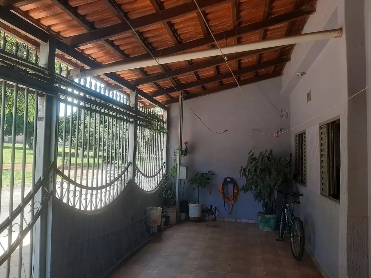 QR 501 Ótima Casa com 2 Quartos Escriturada em Samambaia Sul, Brasília - DF