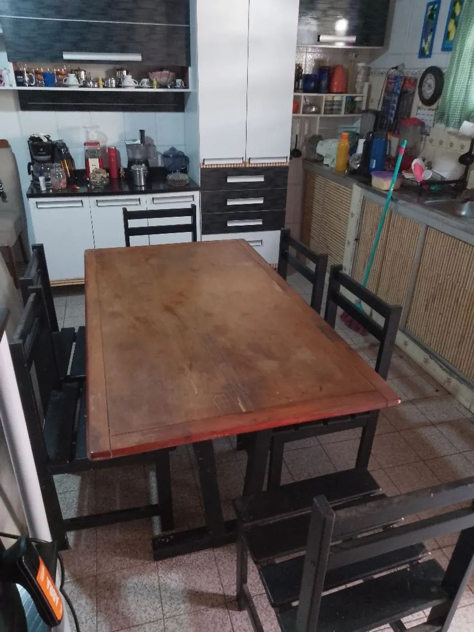 Mesa de Jantar de Madeira