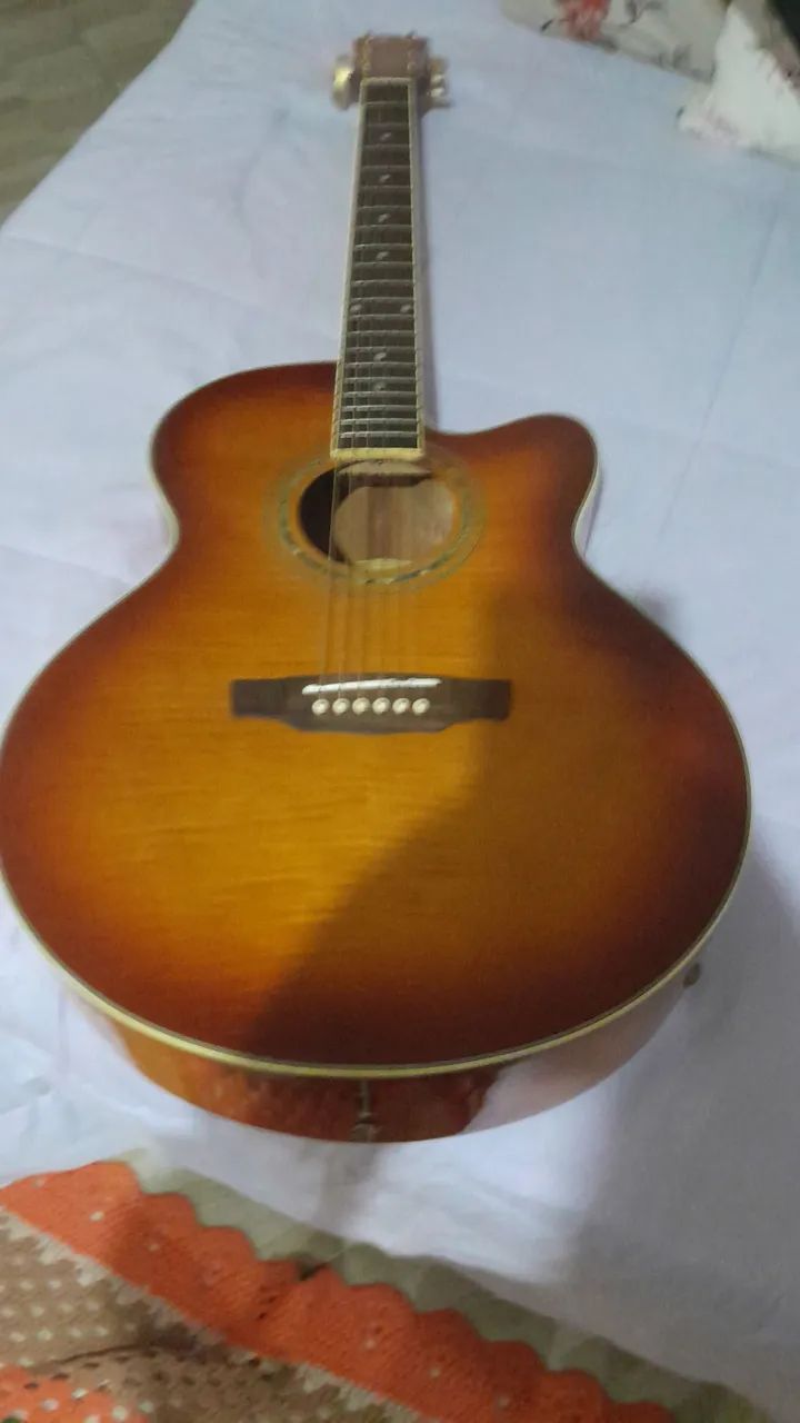 Violão Jumbo Eagle CH 70f  yellow burst