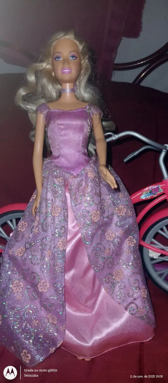Boneca Barbie Annika (Magia de Aladus).